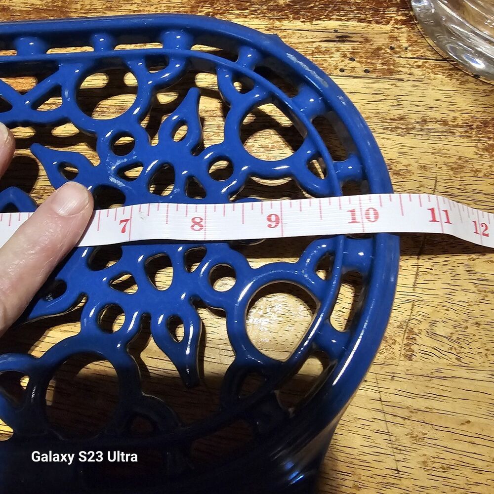 Le Creuset Trivet Warmer Pot Stand Cast Iron Enamel Candle Blue Oval France - Picture 2 of 9